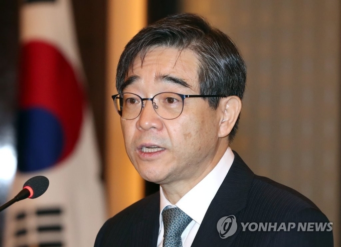 <strong>인사말 하는 권순일 중앙선관위원장</strong><br>
(서울=연합뉴스) 정하종 기자 = 7일 오전 서울 조선호텔에서 열린 '제21대 국회의원선거의 성공적인 관리를 위한 선거자문위원회의'에서 권순일 중앙선거관리위원회 위원장이 인사말을 하고 있다. 2020.2.7 chc@yna.co.kr