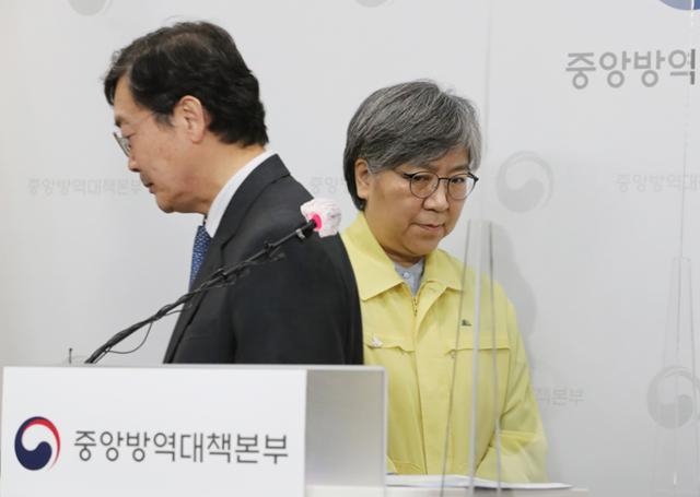 정은경 중앙방역대책본부장, 백신관련 품질검사 발표, 한국일보