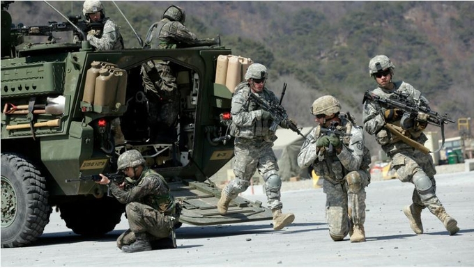 지난 2015년 3월 한국 포천의 미군 로드리게즈 사격장에서 미군과 한국군이 연합훈련을 했다.