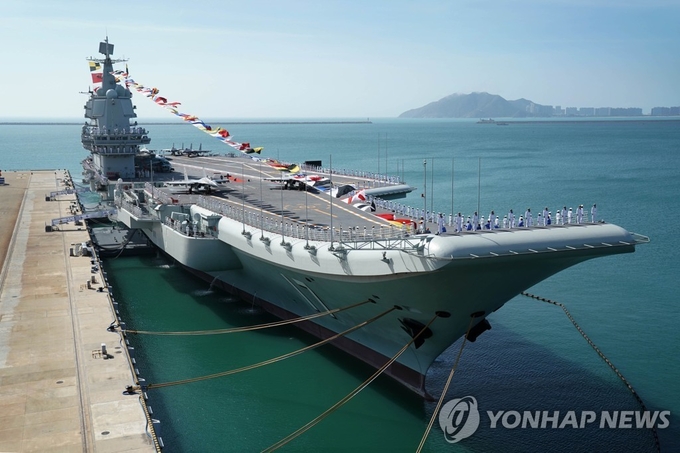 <strong>중국 항공모함 산둥함</strong><br>
(싼야 신화=연합뉴스