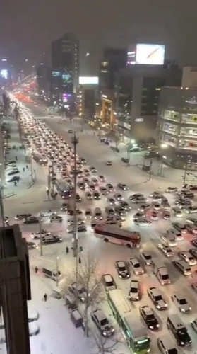 지난 6일 강남도산대로 교통체증<br>
이미지출처: 연합뉴스